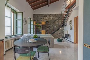 Bellagio Central Square by Wonderful Italy