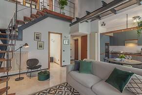 Bellagio Central Square by Wonderful Italy