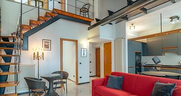 Bellagio Central Square by Wonderful Italy