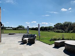 Luxury Studio Cottage at Foot of Yorkshire Wolds