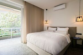 Luxury Apt Near the Beach Athens Riviera by Olon