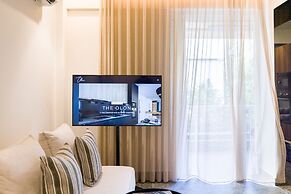 Luxury Apt Near the Beach Athens Riviera by Olon