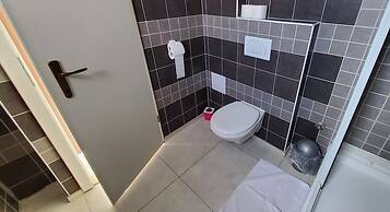 Inviting Apartment 7 Sleeps 4 Guests