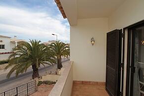Beautiful Villa in Praia da Salema max 6 People