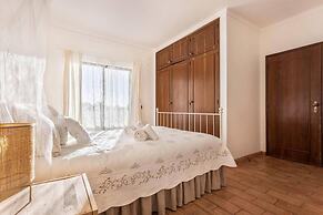 Beautiful Villa in Praia da Salema max 6 People