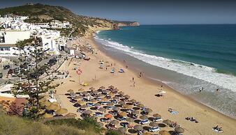 Beautiful Villa in Praia da Salema max 6 People