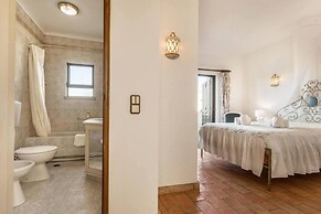 Beautiful Villa in Praia da Salema max 6 People