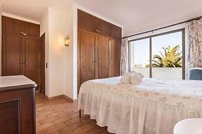 Beautiful Villa in Praia da Salema max 6 People