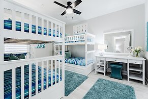 Luxury Waterfront Condo W/pool & Views!