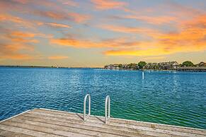 Luxury Waterfront Condo W/pool & Views!