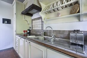 Oltrarno Modern Apartment in Florence - Hosted by Sweetstay