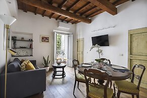 Oltrarno Modern Apartment in Florence - Hosted by Sweetstay