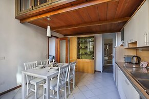 Santa Maria Novella Bright and Modern Apartment - Hosted by Sweetstay