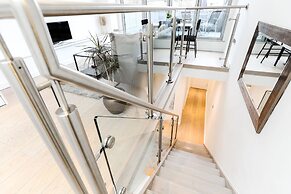 Trafalgar Square by Excel Apartments