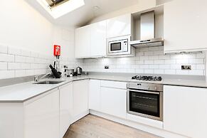 Trafalgar Square by Excel Apartments