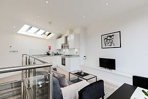 Trafalgar Square by Excel Apartments