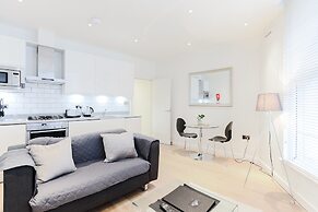 Trafalgar Square by Excel Apartments