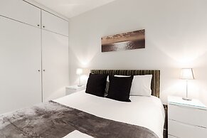 Trafalgar Square by Excel Apartments