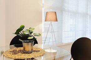 Trafalgar Square by Excel Apartments