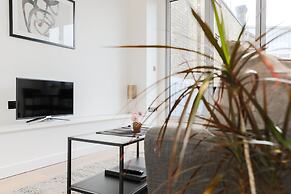 Trafalgar Square by Excel Apartments