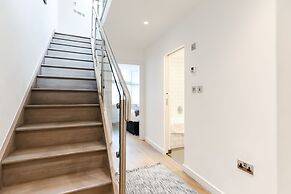 Trafalgar Square by Excel Apartments