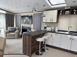 Poole Harbour View Lodge at Rockley Park