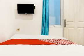 Super OYO 91074 Stariez Senen Syariah