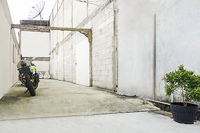 Super OYO 91074 Stariez Senen Syariah