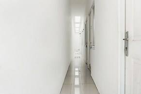 Super OYO 91074 Stariez Senen Syariah