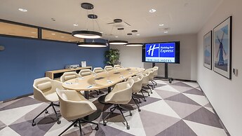 Holiday Inn Express Hamburg South A7 AS42 by IHG
