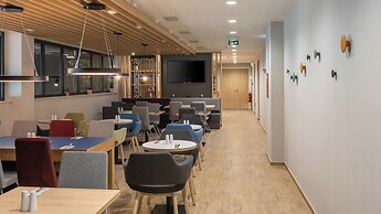 Holiday Inn Express Hamburg South A7 AS42 by IHG