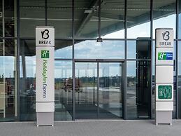 Holiday Inn Express Hamburg South A7 AS42 by IHG