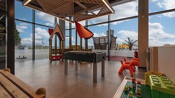 Holiday Inn Express Hamburg South A7 AS42 by IHG