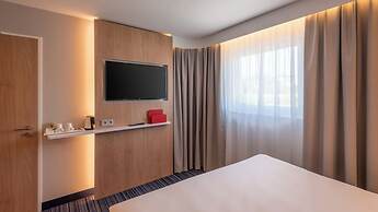 Holiday Inn Express Hamburg South A7 AS42 by IHG