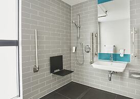 Holiday Inn Express Hamburg South A7 AS42 by IHG