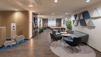 Holiday Inn Express Hamburg South A7 AS42 by IHG