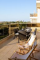 Comfort with Terrace over the Hills by FeelHome