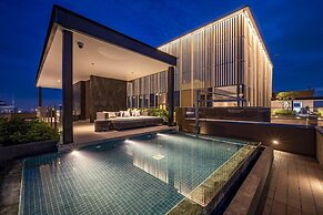 The Rixx Lavish Apartment