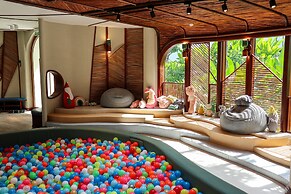 New World Hoiana Beach Resort