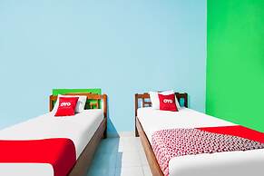 OYO 91861 Pemuda Kemuning Guest House