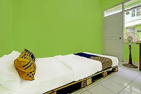 SPOT ON 91325 Pondok Hijau Guest House Syariah