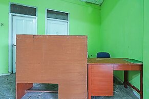 SPOT ON 91325 Pondok Hijau Guest House Syariah