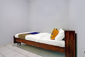 SPOT ON 91325 Pondok Hijau Guest House Syariah