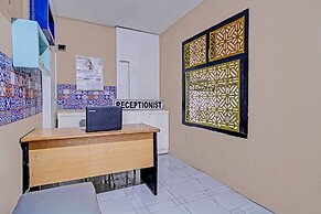 OYO Life 92032 Utama Hotel & Karaoke