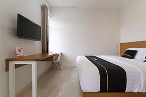 Super OYO Collection O 90023 Damar Kusumo Guest House