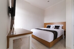 Super OYO Collection O 90023 Damar Kusumo Guest House