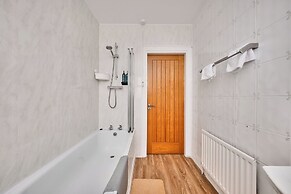 Dunluce Park - Portrush by the Sea