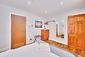 Dunluce Park - Portrush by the Sea