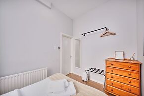 Dunluce Park - Portrush by the Sea