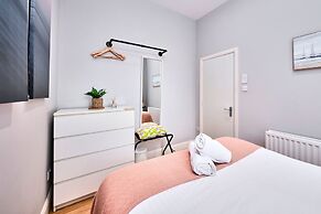 Portrush by the Sea - West Beach